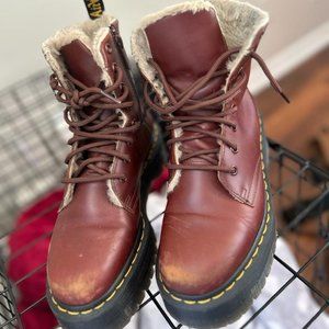 Dr. Martens Hi Boot